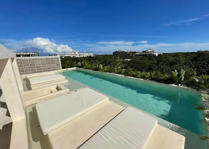 New With Bathtub And Jacuzzi Apartment